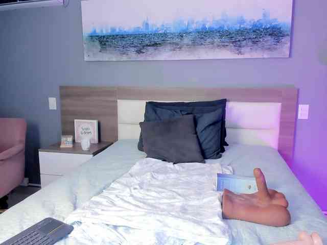 CurvylatinGoddess webcam