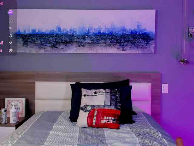 CurvylatinGoddess webcam