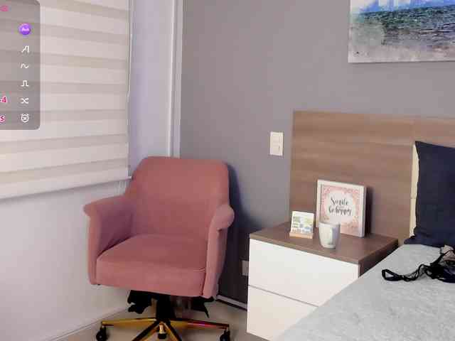 CurvylatinGoddess webcam