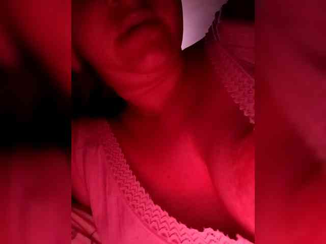 AugustinaCrys webcam