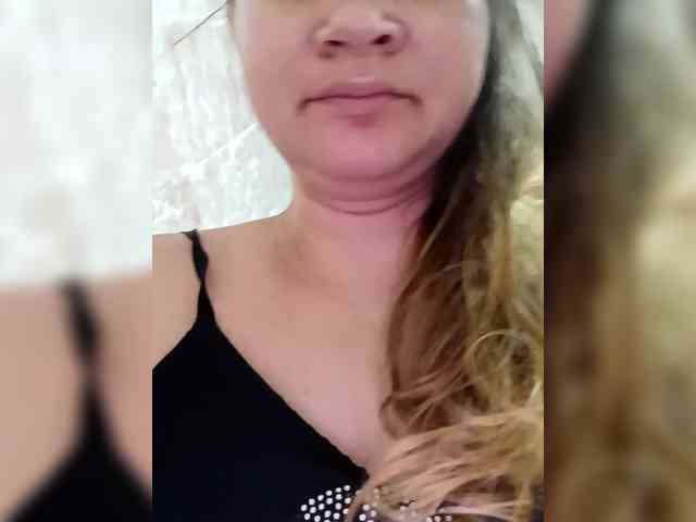 AugustinaCrys Live Webcam on BongaCams