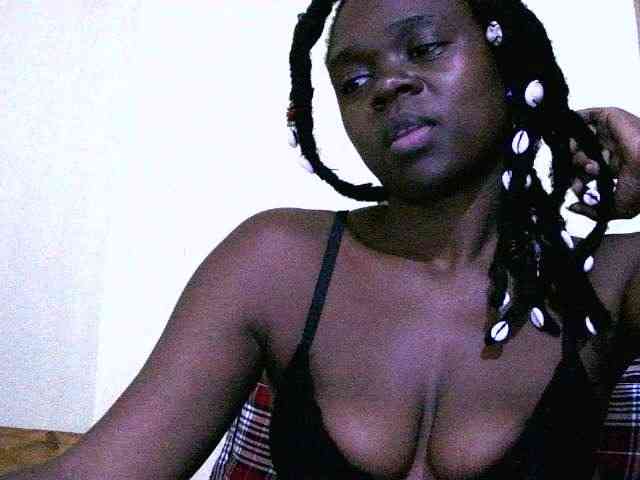 Ivyna2 Live Webcam on BongaCams