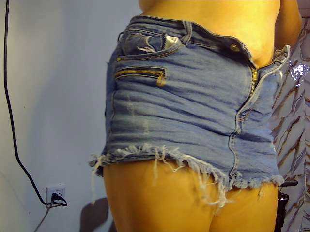 Kanyatt's BongaCams show and profile