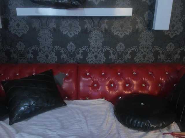 MonicaSway's BongaCams show and profile