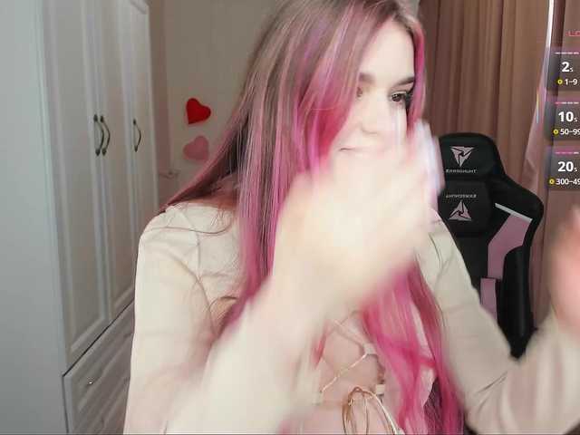 c4ssie's BongaCams show and profile