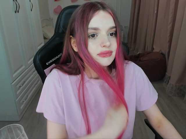 c4ssie's BongaCams show and profile