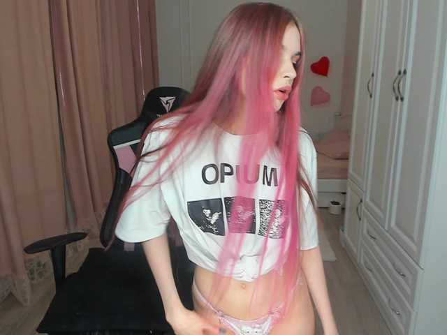 c4ssie's BongaCams show and profile