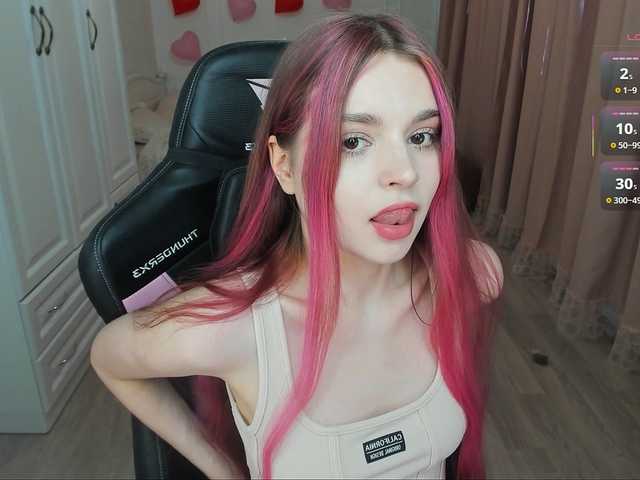 c4ssie's BongaCams show and profile