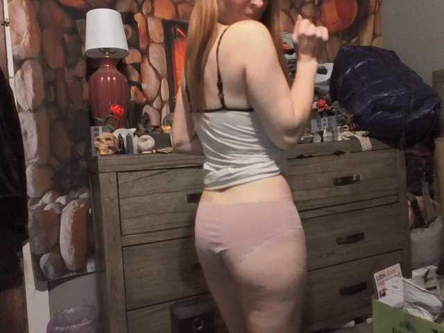 Pizzedwife's BongaCams show and profile