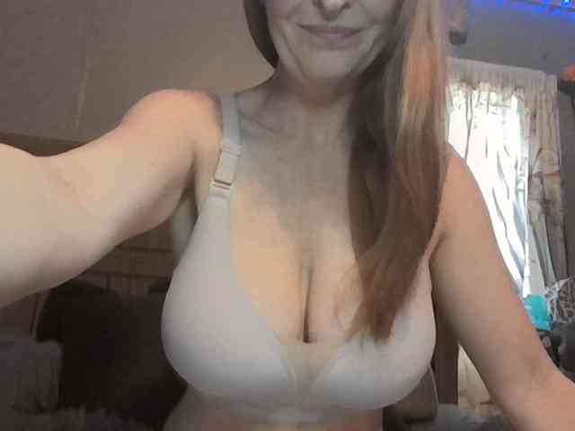 BeautyQueenMa webcam