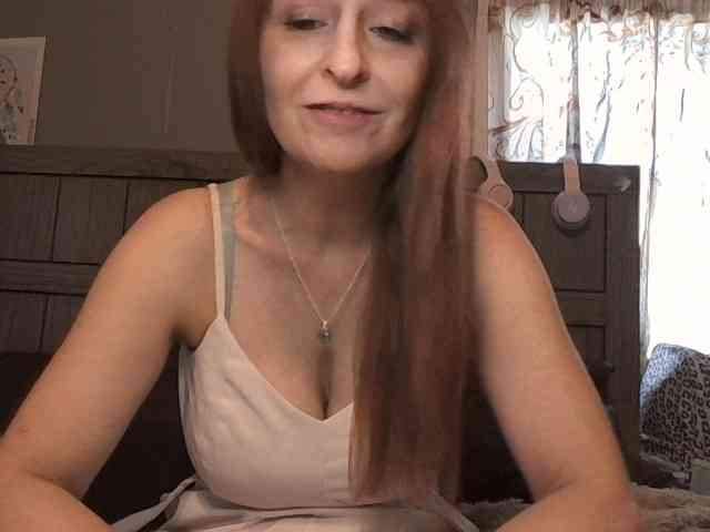 Pizzedwife webcam