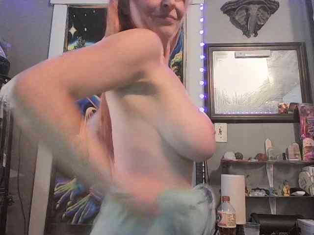 BeautyQueenMa webcam