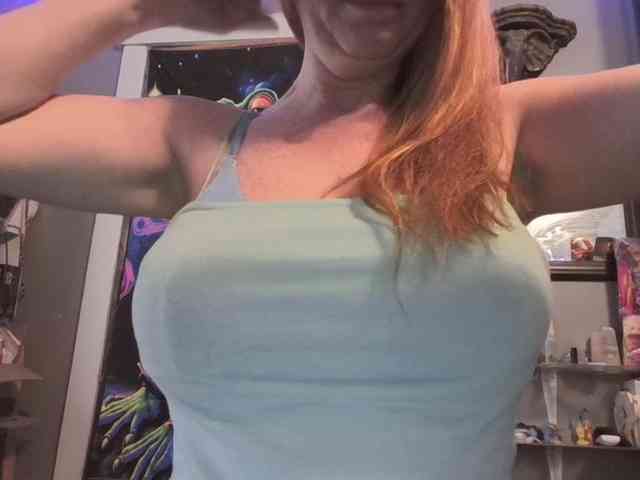 BeautyQueenMa webcam