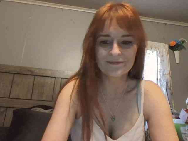Pizzedwife webcam