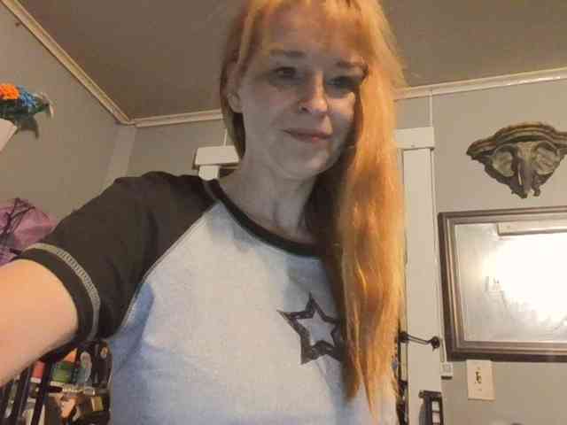 BeautyQueenMa webcam