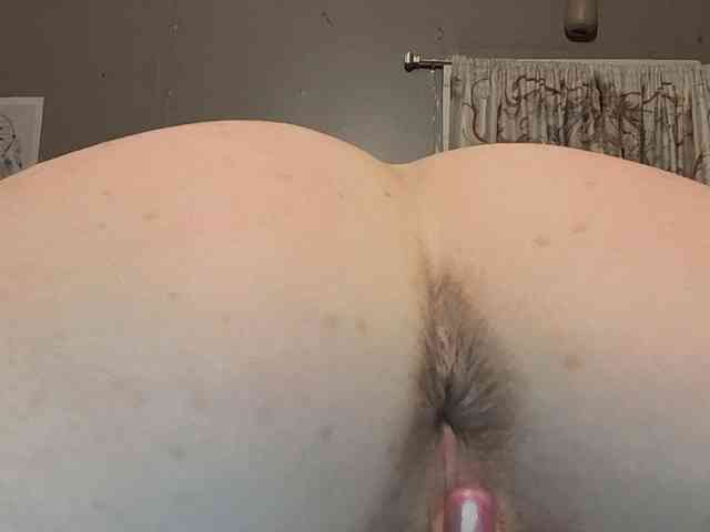 Pizzedwife Live Webcam on BongaCams