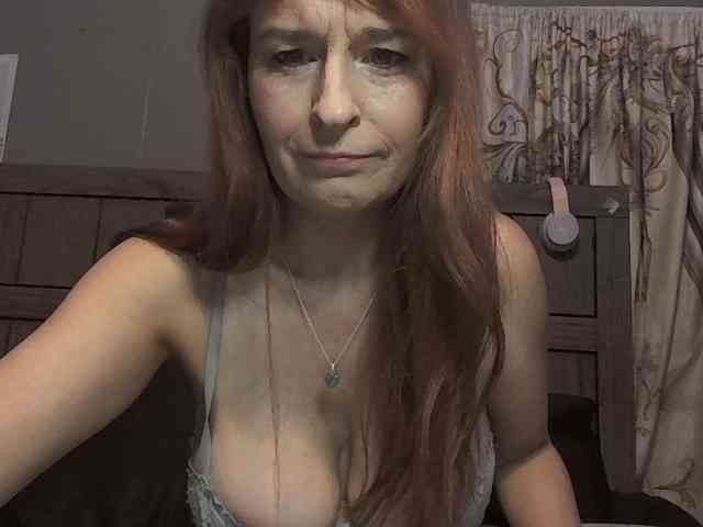 Pizzedwife webcam