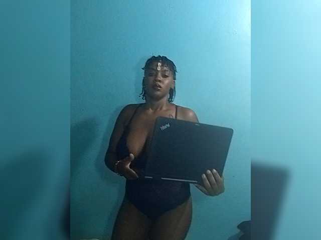 Whiteluna-04 from BongaCams is Freechat