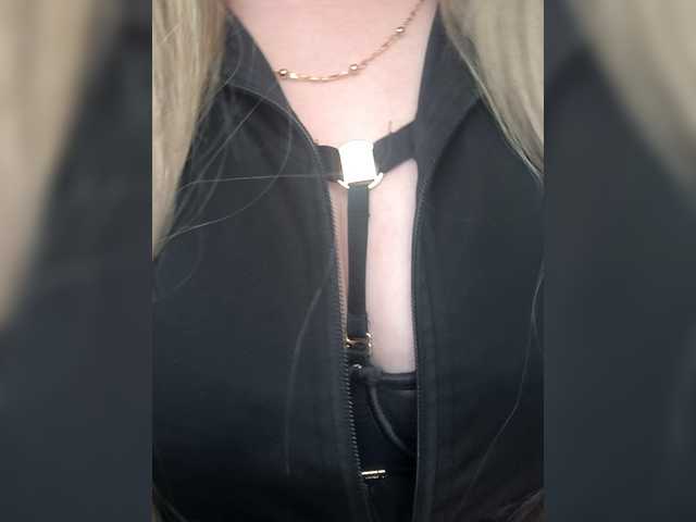 Valentinka-01's BongaCams show and profile