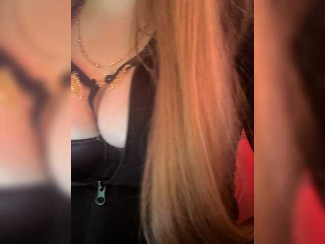 Valentinka-01's BongaCams show and profile