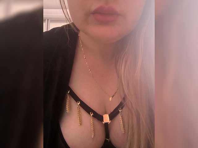 Valentinka-01's BongaCams show and profile