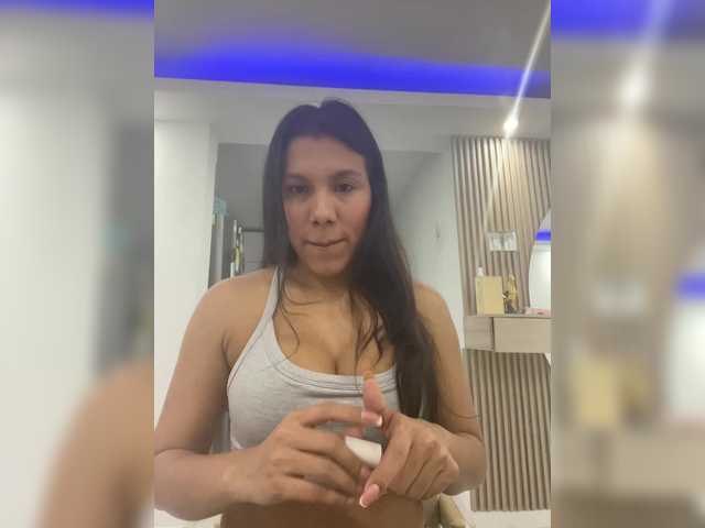 paula1045's BongaCams show and profile