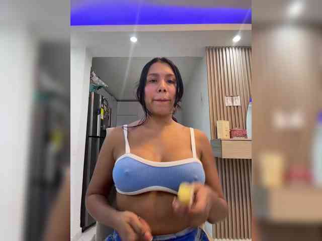Paula1045 webcam