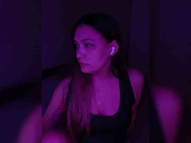 DevitivostayLisa webcam