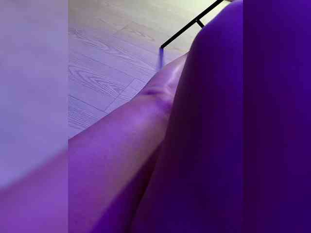 DevitivostayLisa webcam