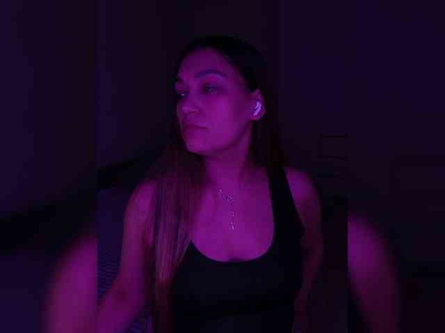 DevitivostayLisa webcam