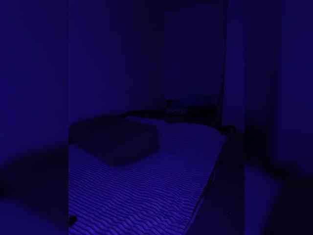 DevitivostayLisa webcam