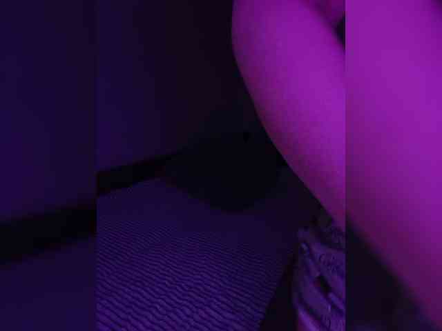 DevitivostayLisa webcam