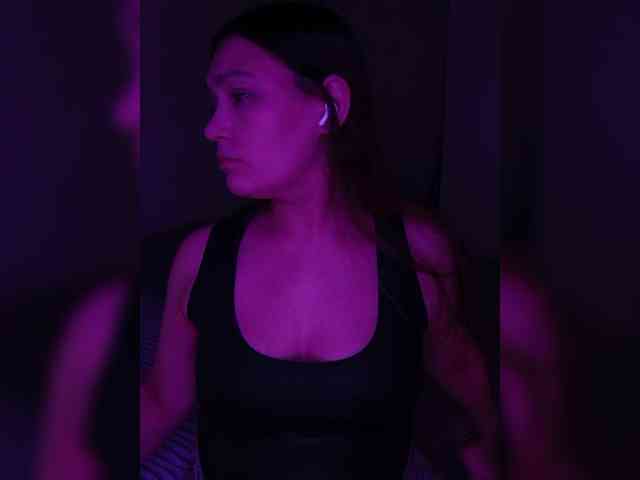 DevitivostayLisa webcam