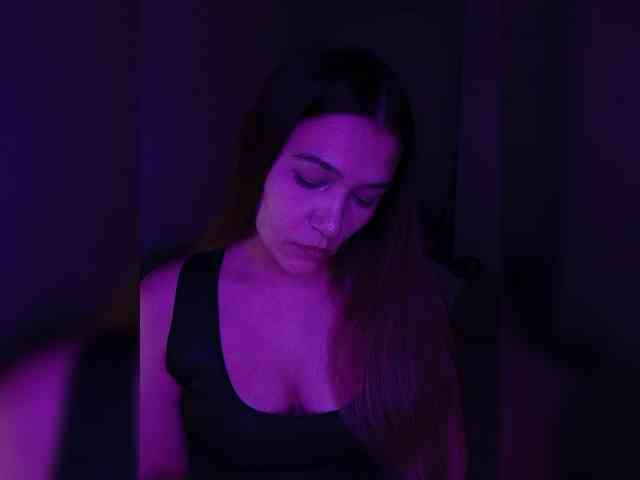 DevitivostayLisa webcam