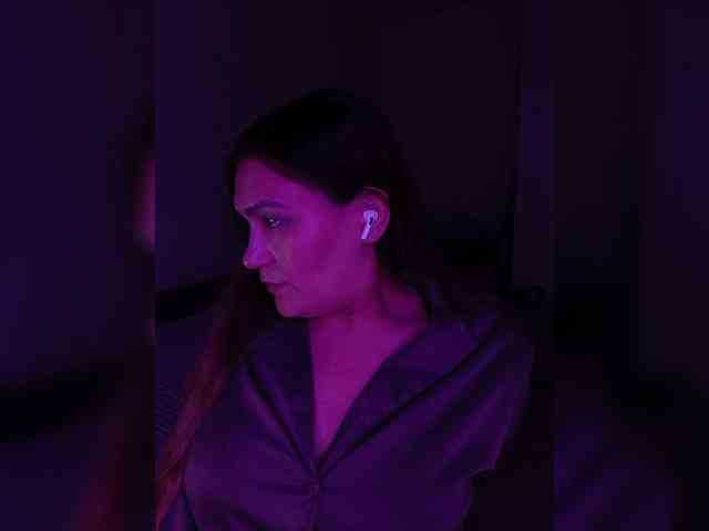 DevitivostayLisa webcam