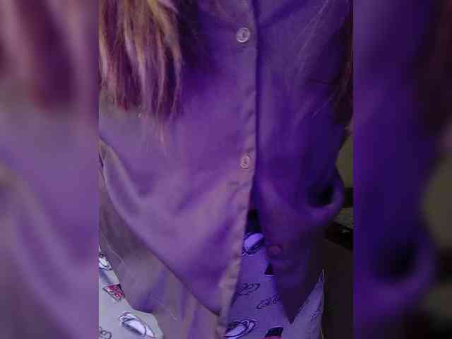 DevitivostayLisa webcam