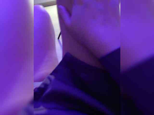 DevitivostayLisa webcam