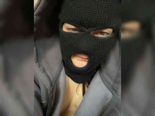 Mamaneeprostit1111 webcam