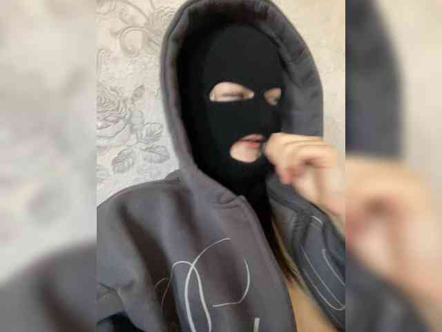 Mamaneeprostit1111 webcam