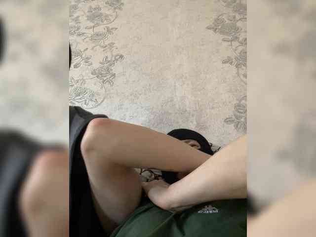 Mamaneeprostit1111 webcam