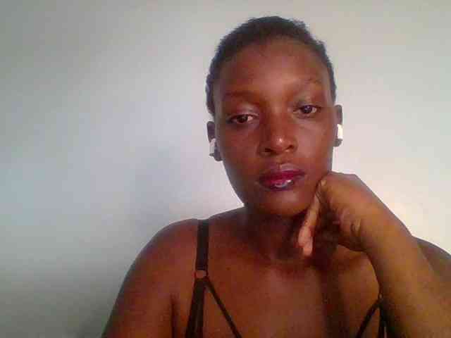 Chocolate-saucy webcam