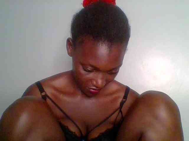 Chocolate-saucy webcam