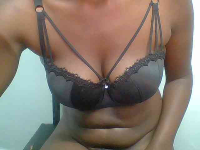 Chocolate-saucy webcam