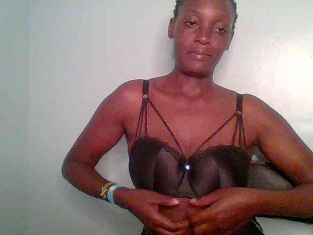 Chocolate-saucy webcam