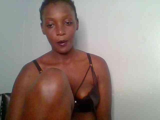 Chocolate-saucy webcam