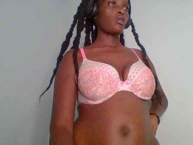 Chocolate-saucy Live Webcam on BongaCams