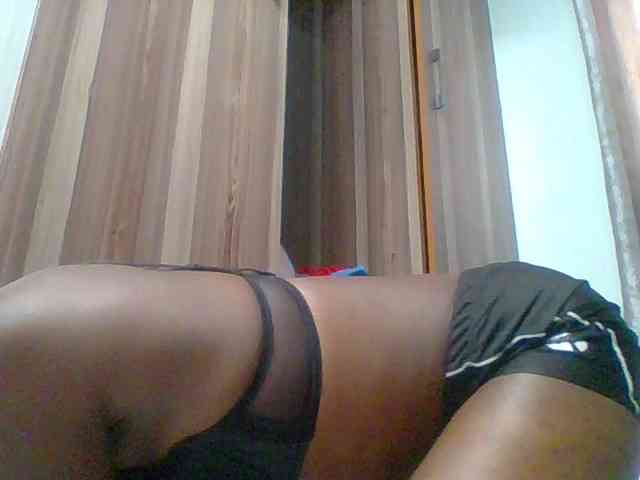 Chocolate-saucy webcam