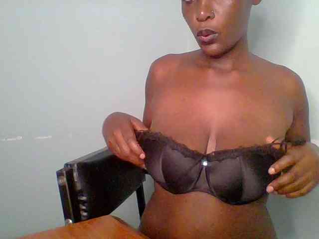 Chocolate-saucy webcam