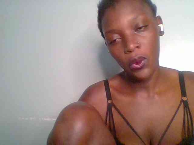 Chocolate-saucy webcam