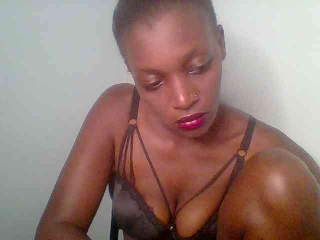 Chocolate-saucy webcam